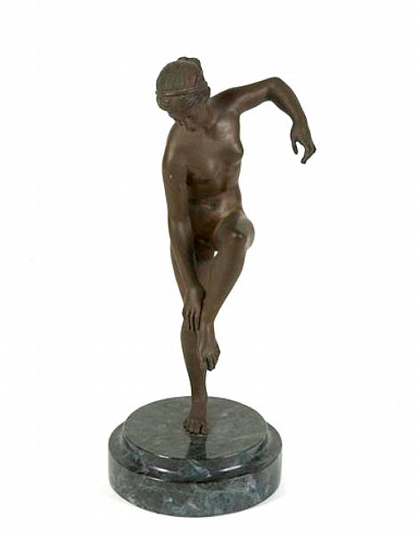 Appraisal: A Classical style bronze of a maiden height in