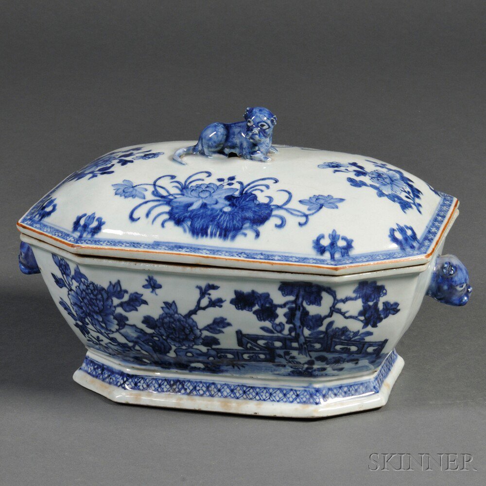 Appraisal: Blue and White Chinese Export Porcelain Covered Tureen late th