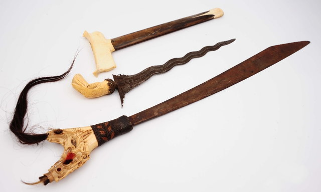 Appraisal: An ivory mounted kriscirca with associated sheath and filigree mounted