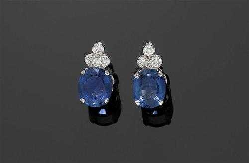 Appraisal: SAPPHIRE AND BRILLIANT-CUT DIAMOND STUD EARRINGS White gold Elegant stylish