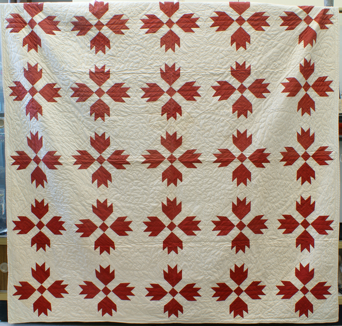 Appraisal: Red white bear claw pattern quilt x Estimate -