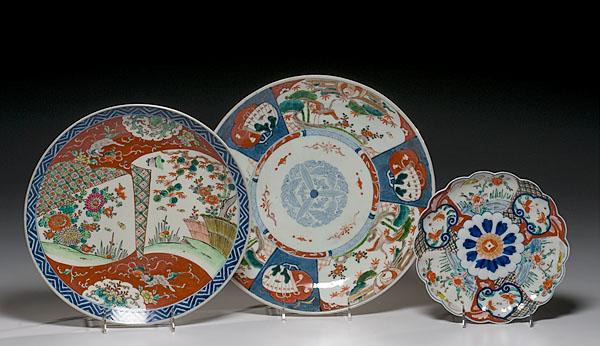 Appraisal: THREE PIECES OF JAPANESE IMARI early th century Includes a