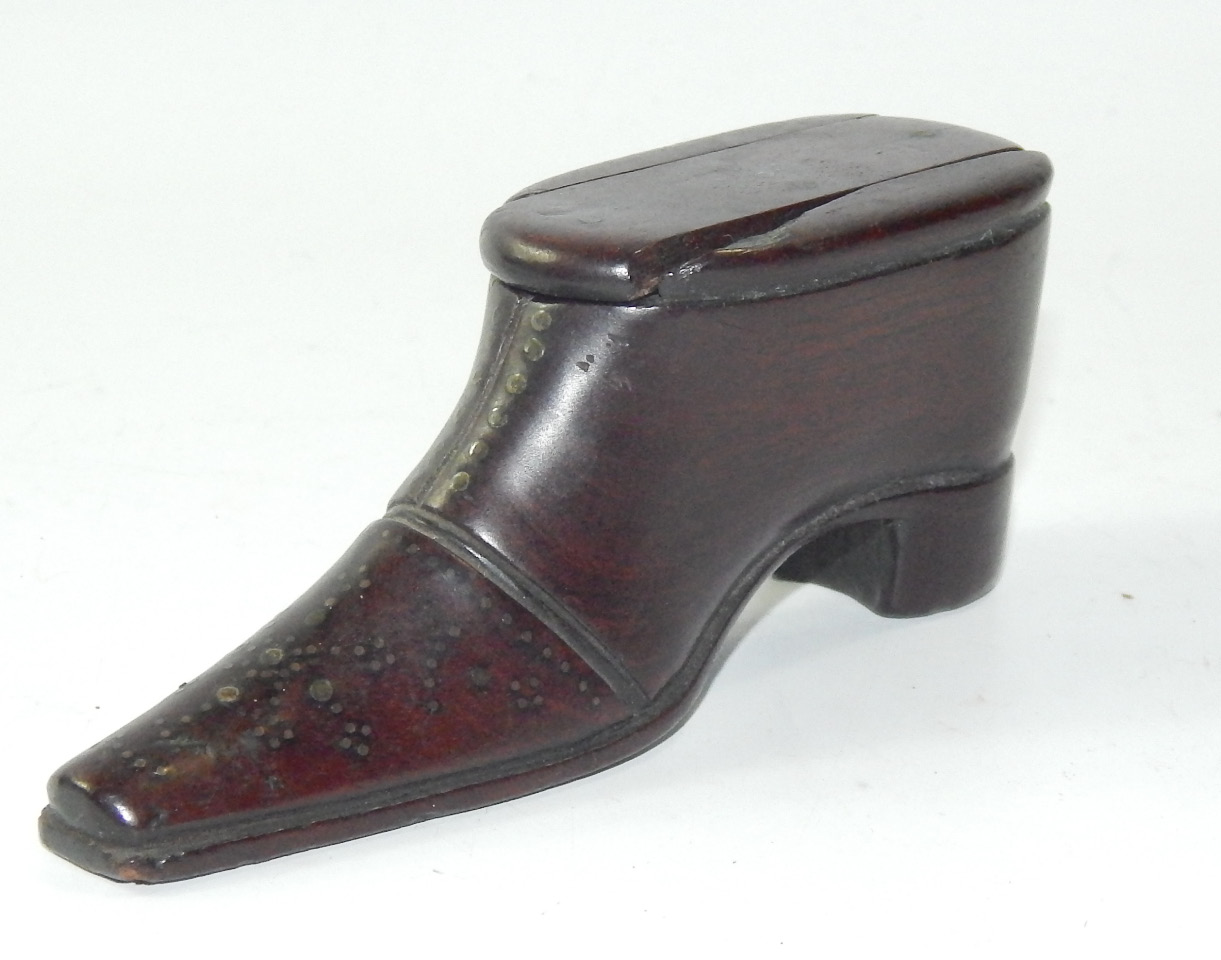 Appraisal: A treen snuff box carved as a shoe early thC