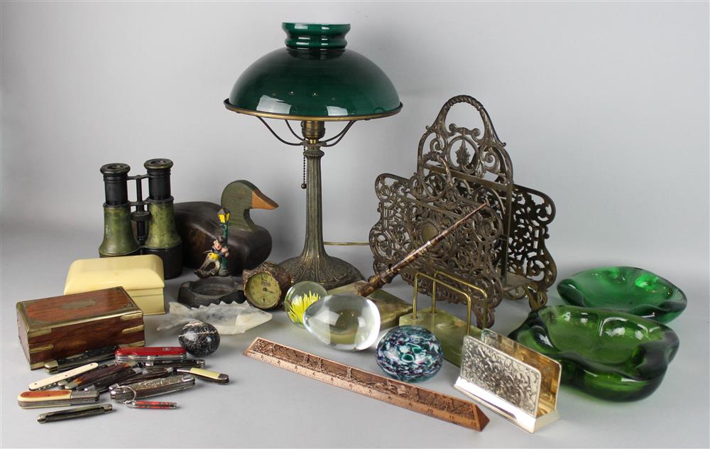 Appraisal: GROUP OF ASSORTED DESK ACCESSORIES AND OBJECTS including a gilt