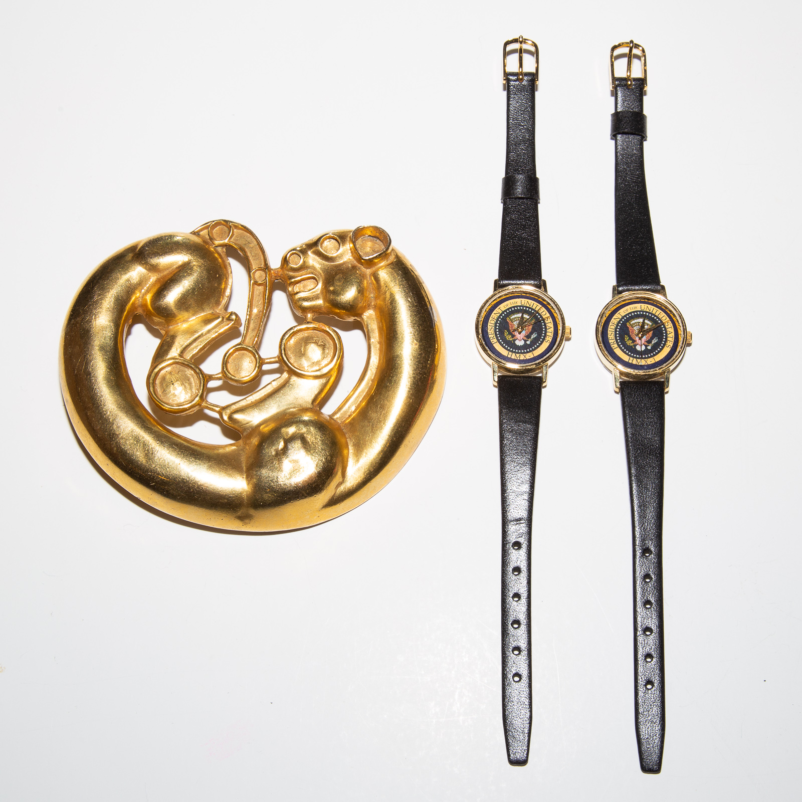 Appraisal: A METROPOLITAN MUSEUM OF ART BROOCH WATCHES fashion brooch of