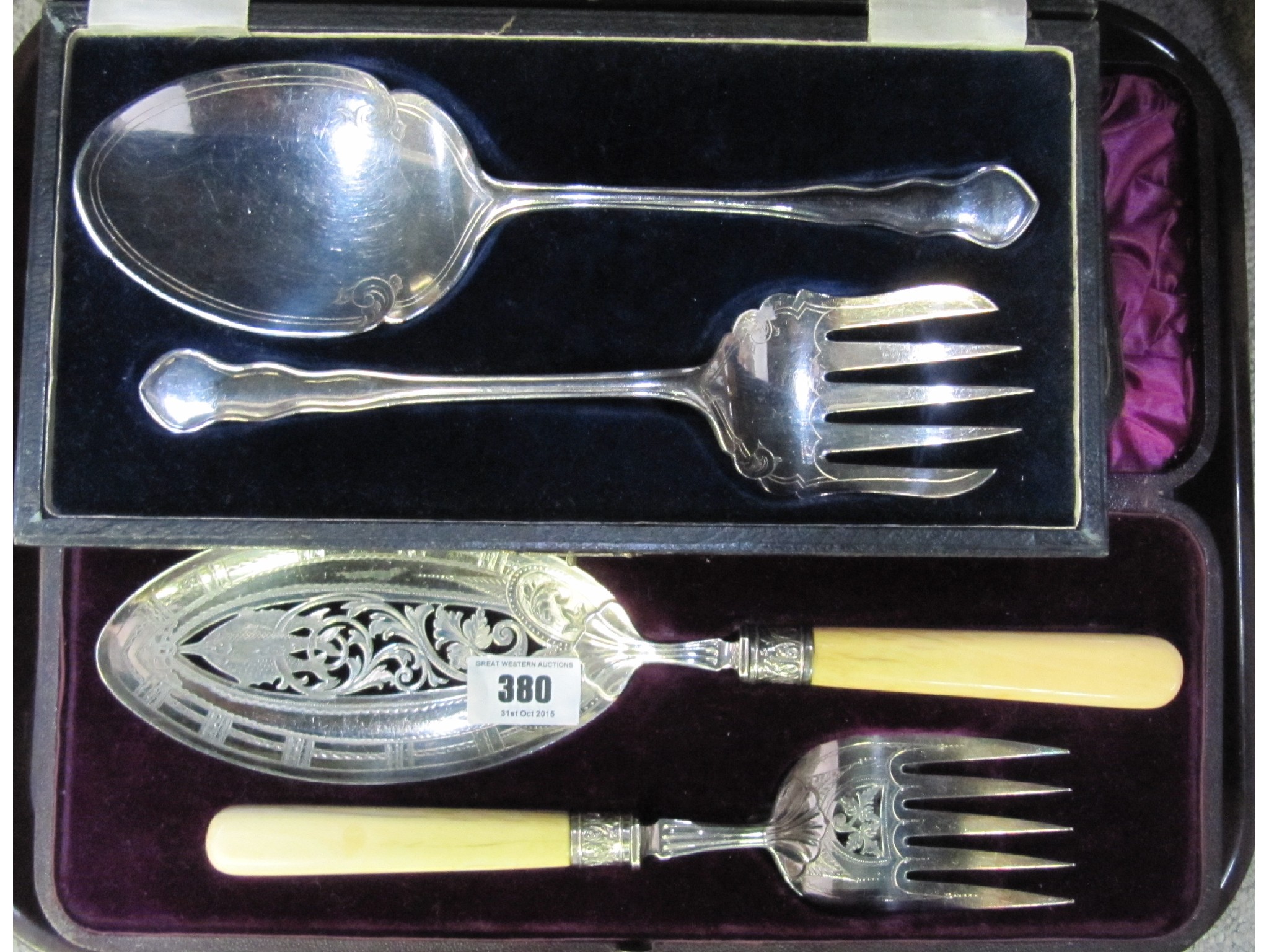 Appraisal: A tray lot of cased cutlery sets