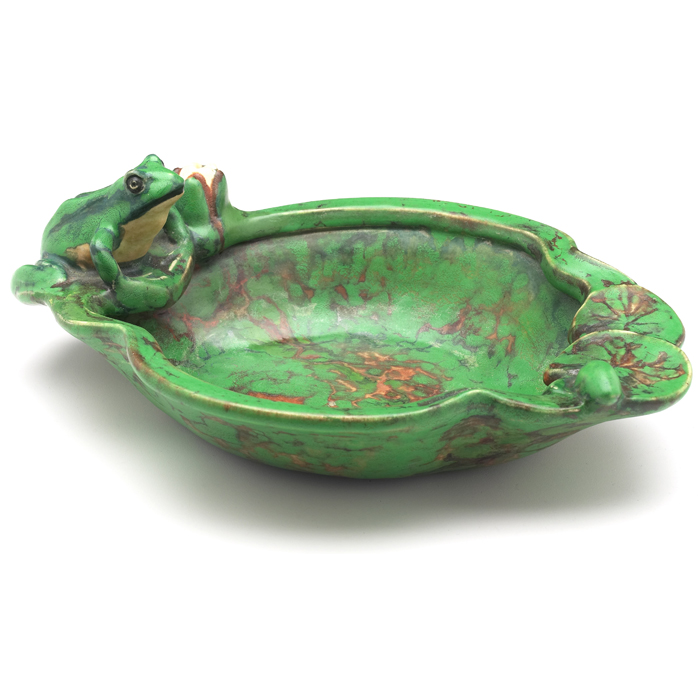 Appraisal: Weller Coppertone bowl frog with and lilly pad design marked