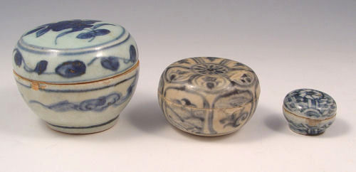 Appraisal: ANTIQUE CHINESE BLUE WHITE COVERED JARS The smallest being a