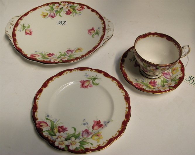 Appraisal: TWENTY PIECE ENGLISH BELL CHINA DESSERT SET in the Narcissus