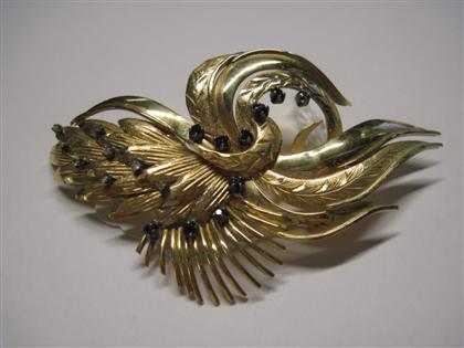 Appraisal: karat yellow gold leaf spray brooch th century