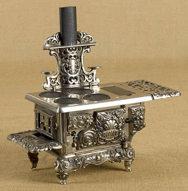 Appraisal: Kenton cast iron Royal toy stove '' h Kenton cast