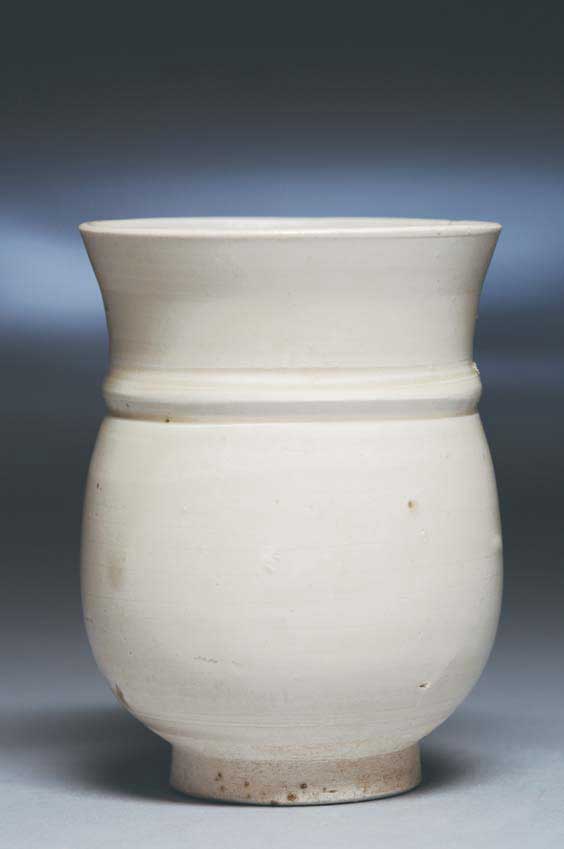 Appraisal: NORTHERN SONG DINGYAO VESSEL Chinese Northern Song Dynasty dingyao glazed