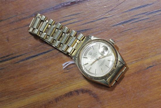 Appraisal: GENTLEMAN''S GOLD WATCH Rolex Oyster Perpetual Day-Date watch Marked ''