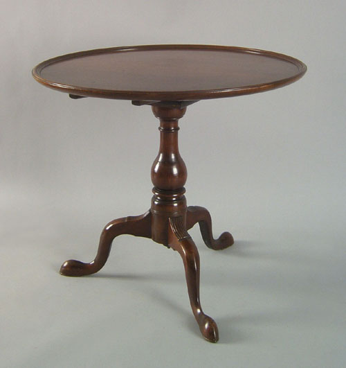 Appraisal: Pennsylvania Queen Anne walnut tea table ca the dish top