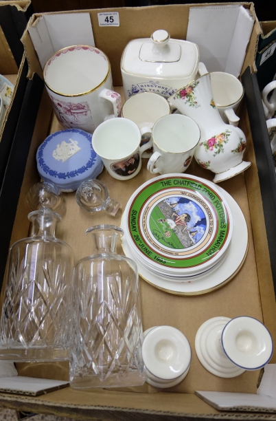 Appraisal: A collection of various pottery to include Wedgwood tricolour box