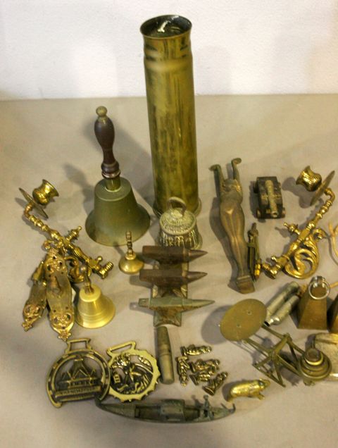 Appraisal: A quantity of brass and copper and bronze items comprising