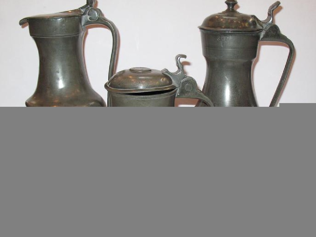 Appraisal: A PEWTER TAPPIT-HEN TYPE MEASURE with a domed lid the