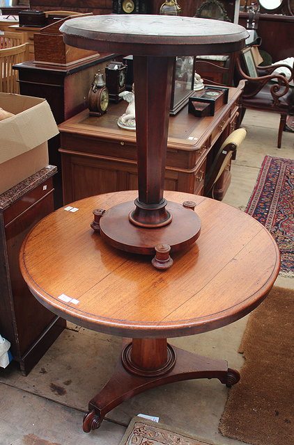 Appraisal: A VICTORIAN MAHOGANY CIRCULAR BREAKFAST TABLE on triform base cm