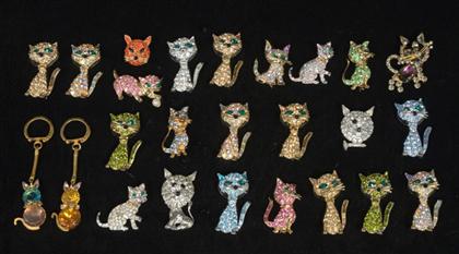 Appraisal: Large group of various rhinestone cat pins s In gold