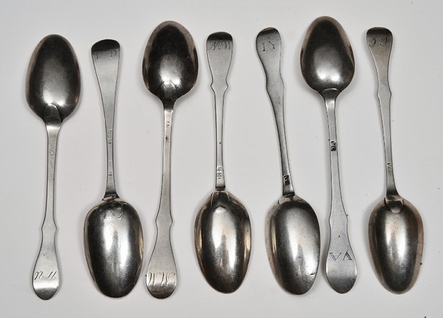 Appraisal: SIX VARIOUS SCOTTISH PROVINCIAL SILVER TEASPOONS Scottish fiddle pattern mid