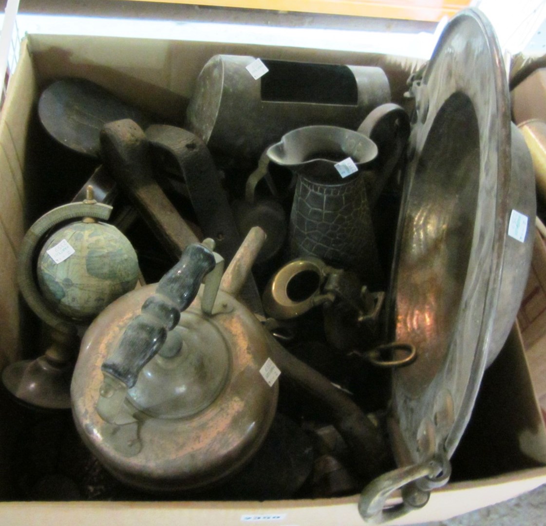 Appraisal: A quantity of collectables mainly copper and brass including large