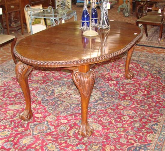 Appraisal: English carved mahogany extension dining table late th century oval