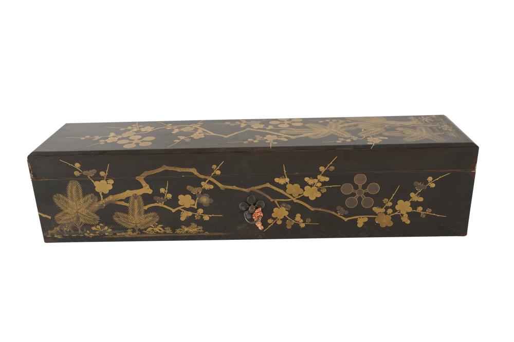 Appraisal: JAPANESE LACQUERED SCROLL BOXwith removable interior lid Condition side panel