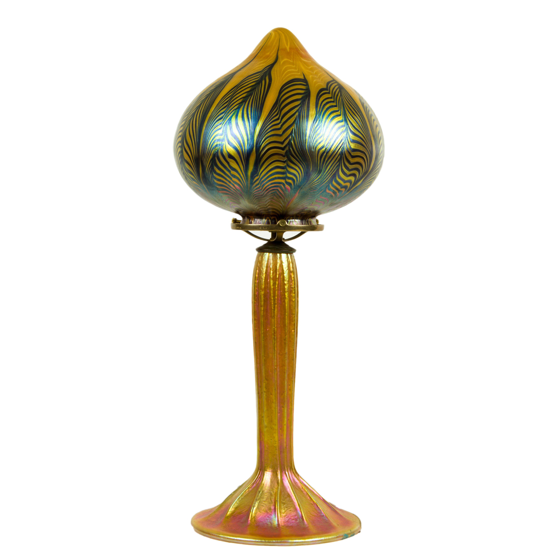 Appraisal: A LUNDBERG STUDIOS IRIDESCENT ART GLASS TABLE LAMP A Lundberg