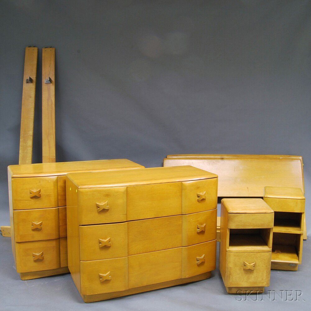 Appraisal: Heywood Wakefield Maple Bedroom Suite a pair of nightstands a