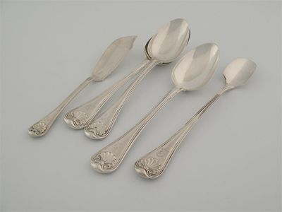 Appraisal: Three Victorian military thread and shell tablespoons a thread and