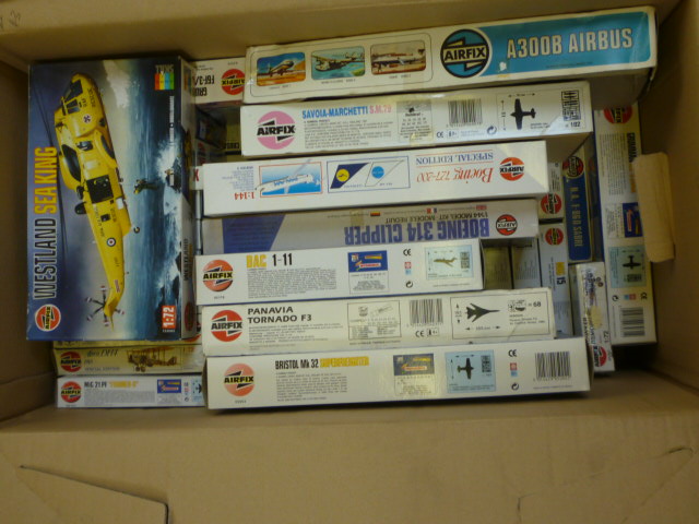 Appraisal: Forty three Airfix plastic kits mainly plane and boat models