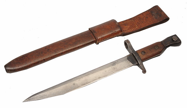 Appraisal: A WORLD WAR I ROSS RIFLE BAYONET with scabbard cm