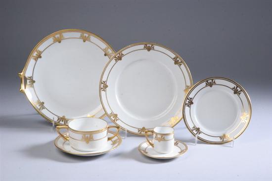 Appraisal: -PIECE BAVARIAN PORCELAIN DESSERT SERVICE mid- th century Including five