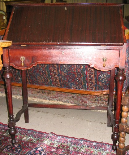 Appraisal: WILLIAM AND MARY STYLE MAHOGANY SLANT-FRONT WRITING DESK American c