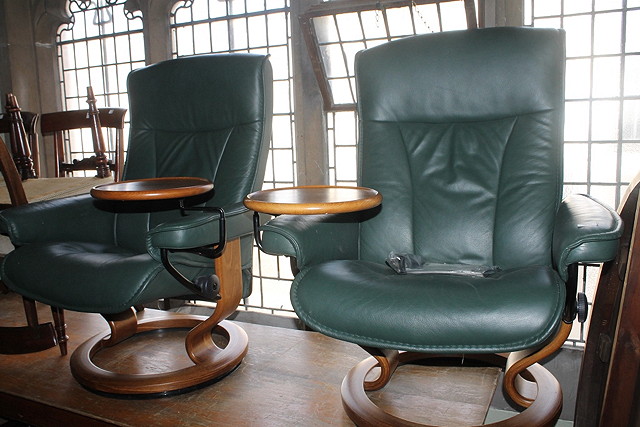 Appraisal: A PAIR OF EKORNES STRESSLESS LEATHER ADJUSTABLE ARMCHAIRS