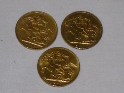 Appraisal: THREE GOLD SOVEREIGNS dated and