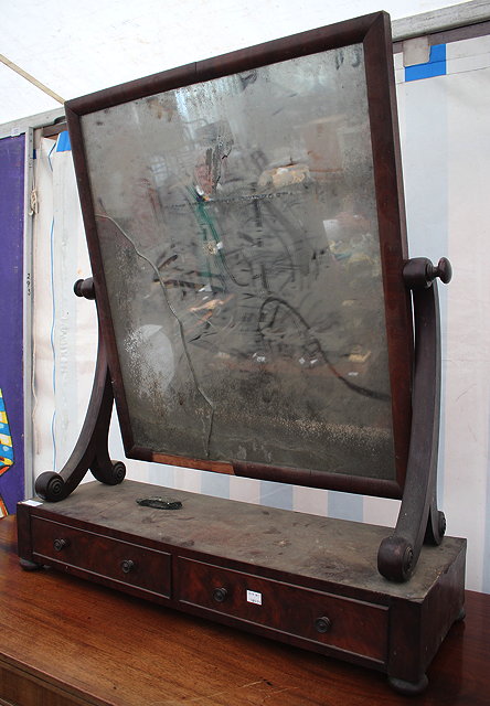 Appraisal: A WILLIAM IV MAHOGANY DRESSING TABLE MIRROR the tapering octagonal