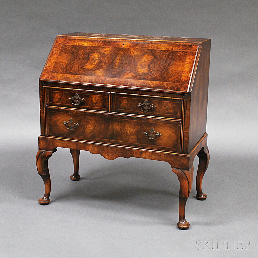 Appraisal: Queen Anne-style Burl Veneer Desk on Stand the desk with