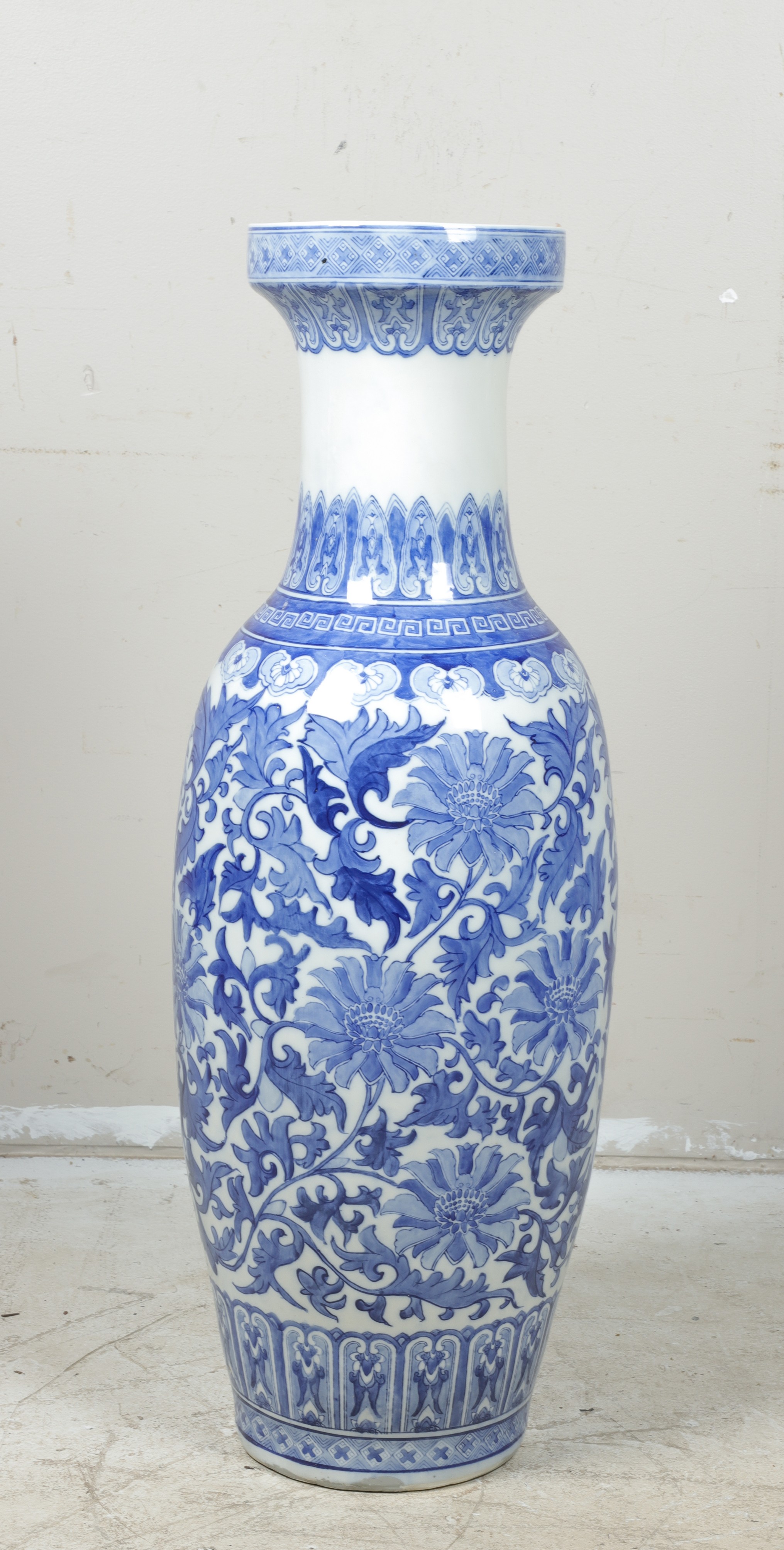 Appraisal: Chinese blue white porcelain palace vase stylized floral decoration mark