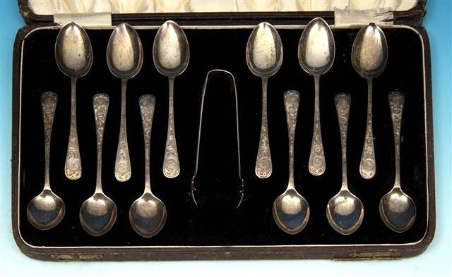 Appraisal: A set of twelve George V silver teaspoons and matching