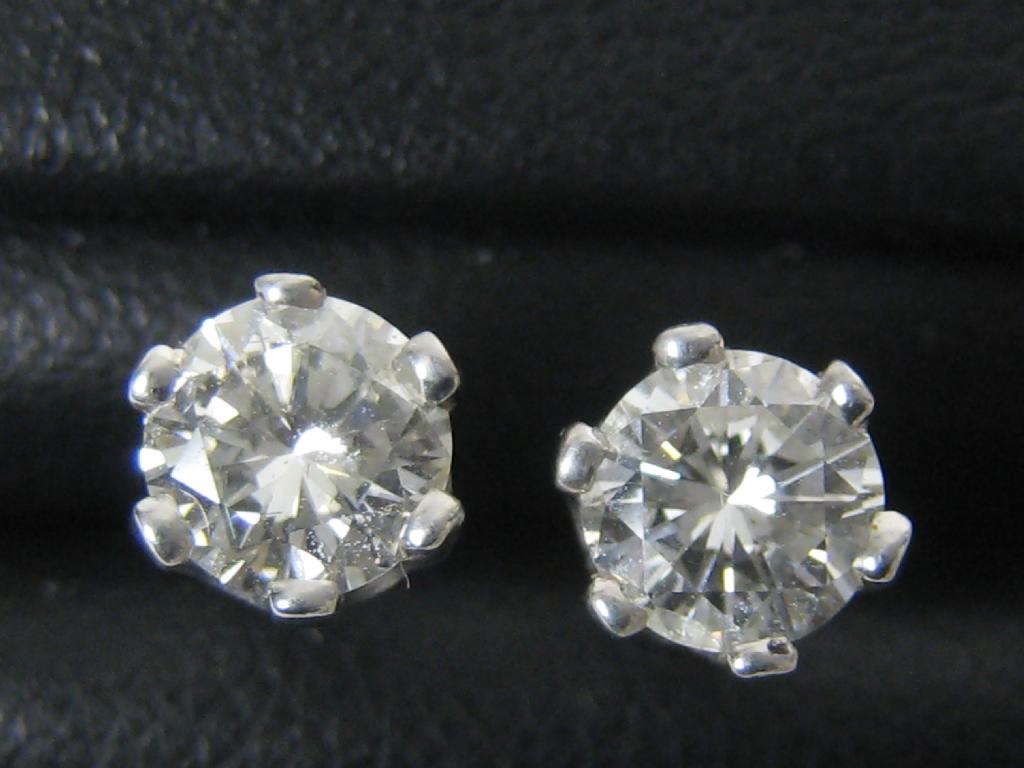 Appraisal: Pair of Diamond Earstuds with brilliant-cut Stones weighing a total