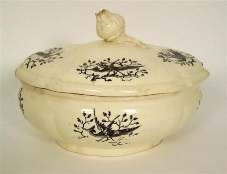 Appraisal: A Wedgwood creamware sauce tureen and cover circa Transfer printed