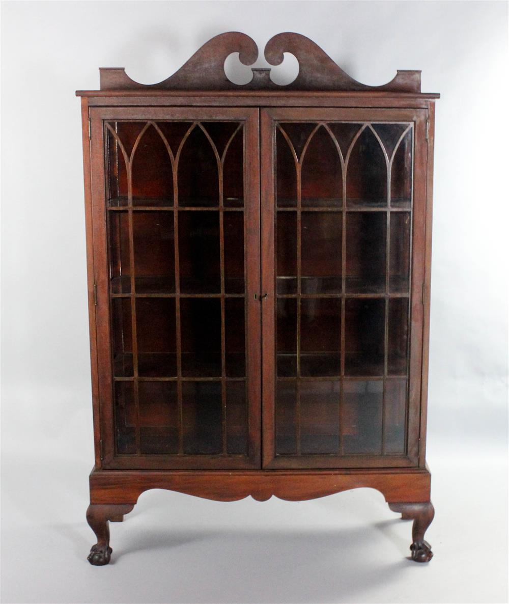 Appraisal: VINTAGE QUEEN ANNE STYLE MAHOGANY DOUBLE CURIO CABINET having cornice