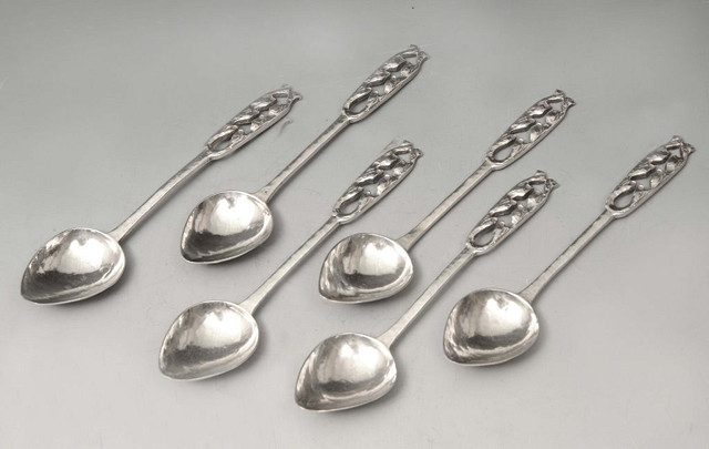 Appraisal: A SET OF SIX ARTS AND CRAFTS SILVER TEASPOONS with