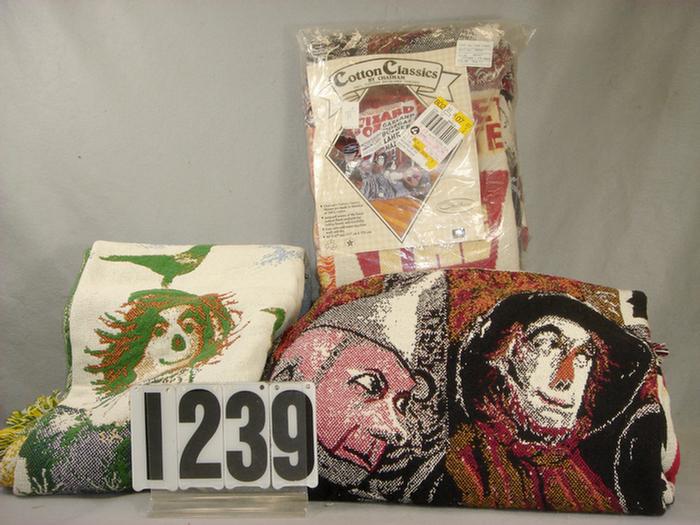 Appraisal: Lot of x Wizard of Oz related throw blankets Estimate