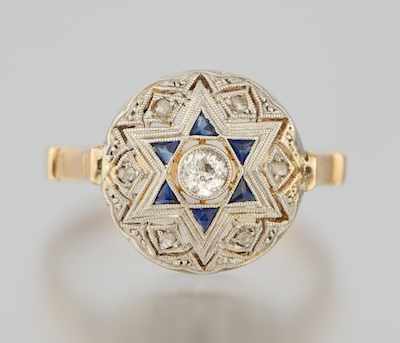 Appraisal: A Ladies' Diamond and Sapphire Ring Platinum topped yellow gold