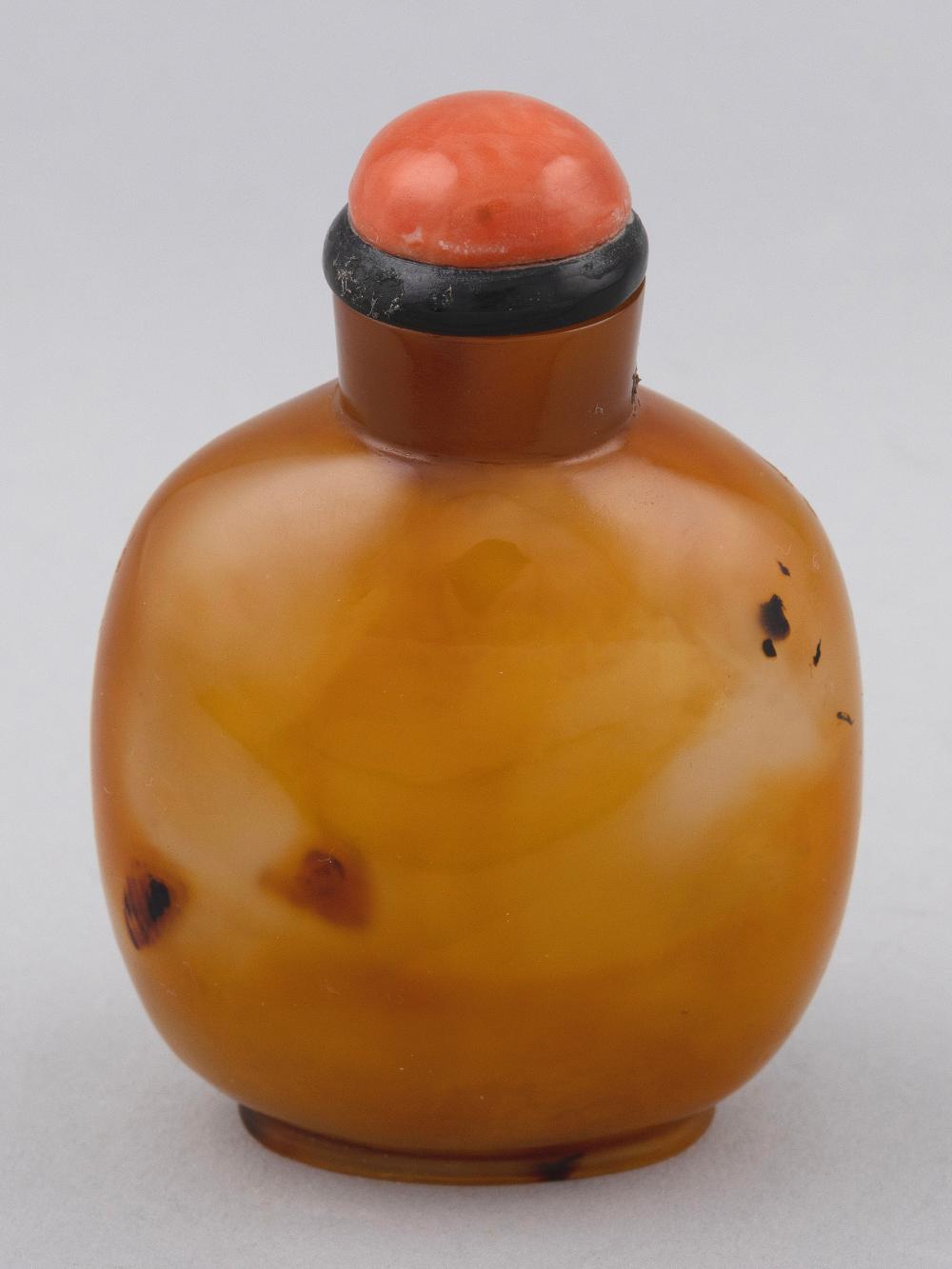 Appraisal: CHINESE FLOATER AGATE SNUFF BOTTLE TH CENTURY HEIGHT CHINESE FLOATER