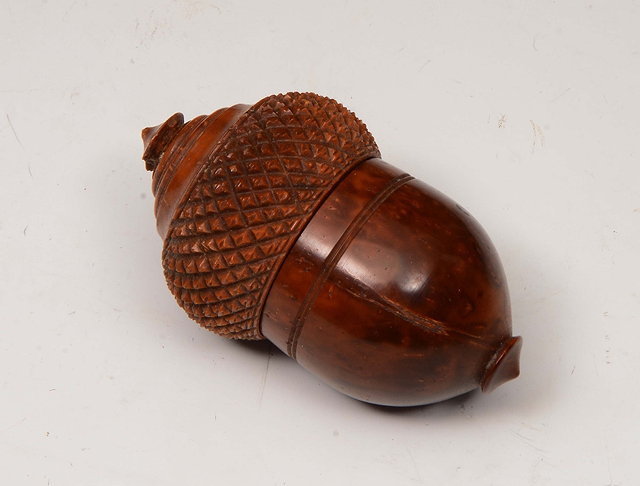 Appraisal: A TH CENTURY TREEN NUTMEG GRATER in the form of