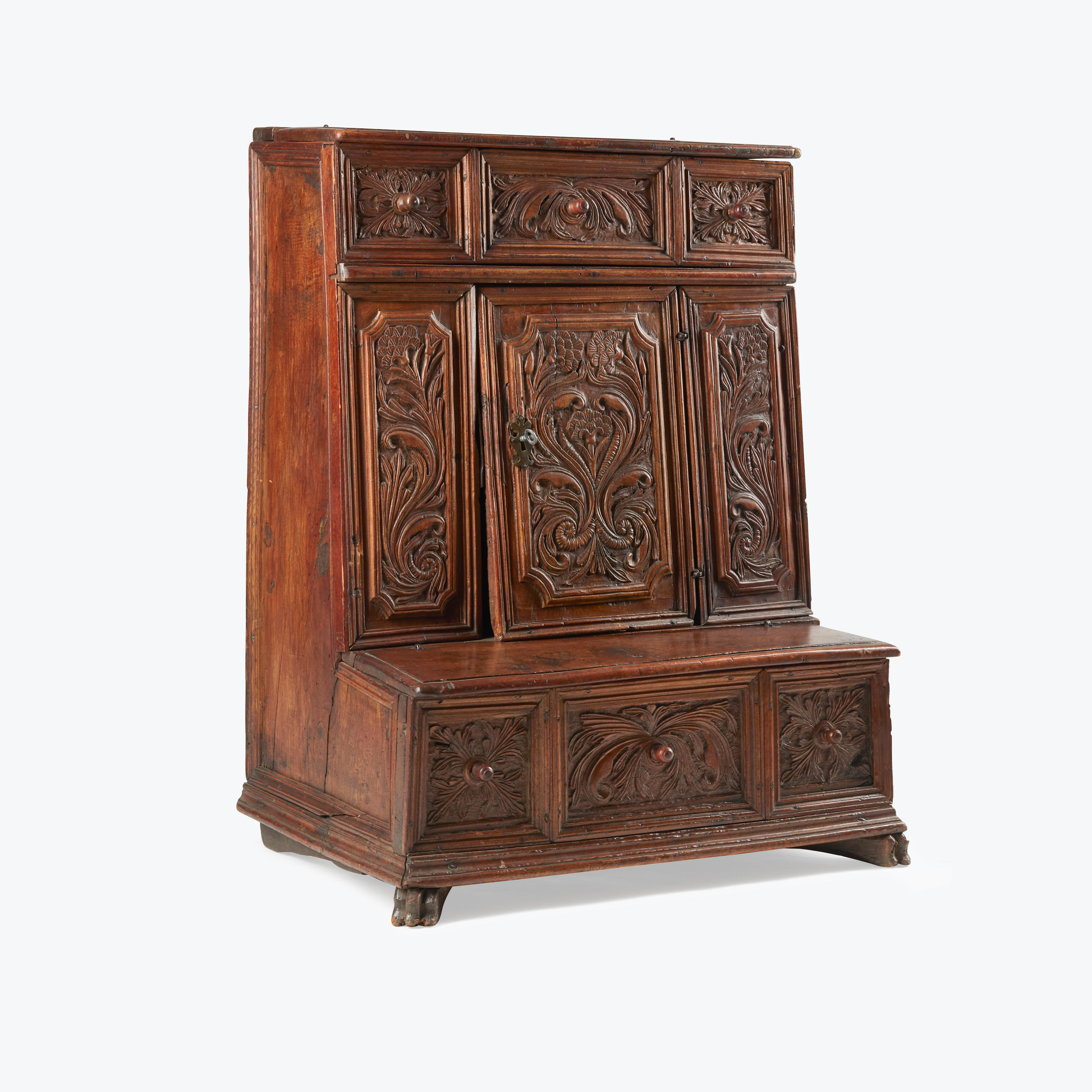 Appraisal: AN ITALIAN WALNUT PRIE DIEU TH CENTURY th century height