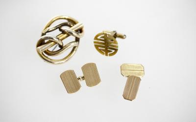 Appraisal: A pair of ct yellow gold cufflinks with engine turned